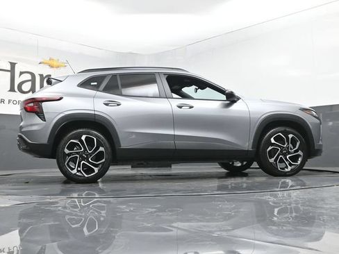 New 2026 Chevrolet Trax RS w/ Sunroof Package FWD image 31