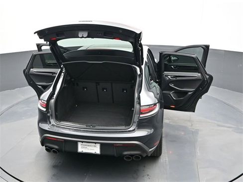 Used 2023 Porsche Macan image 26