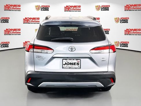 Certified 2022 Toyota Corolla Cross LE AWD/4WD image 14