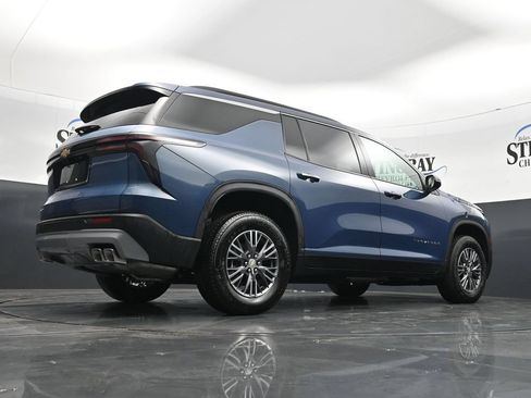 Used 2026 Chevrolet Traverse LT FWD image 32