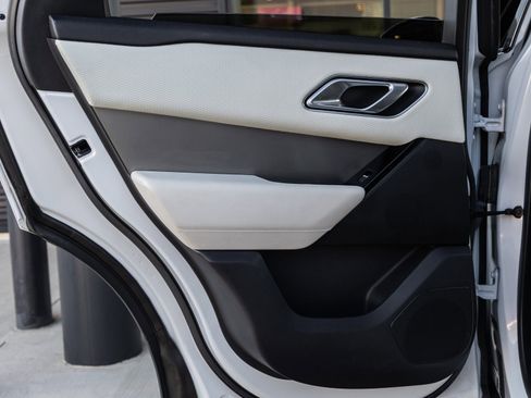 Used 2019 Land Rover Range Rover Velar S image 28