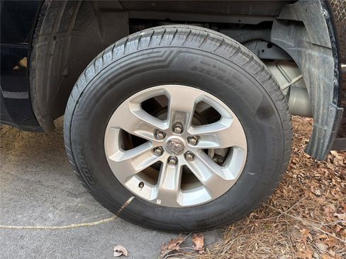 Used 2024 RAM 1500 Laramie image 14