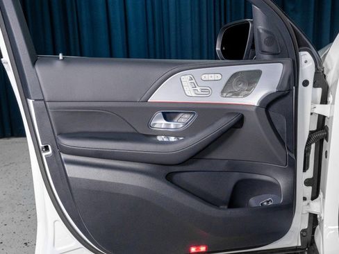 New 2025 Mercedes-Benz GLS 63 AMG 4MATIC image 13