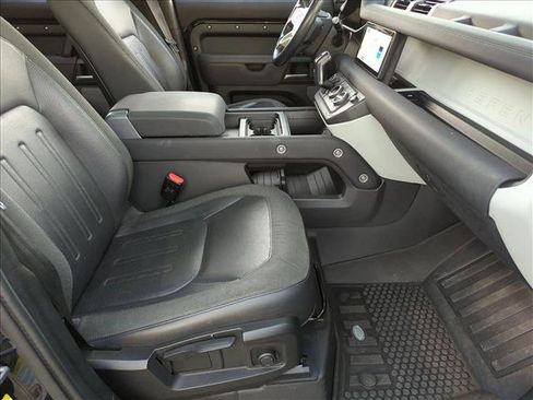 Used 2020 Land Rover Defender 110 S image 21