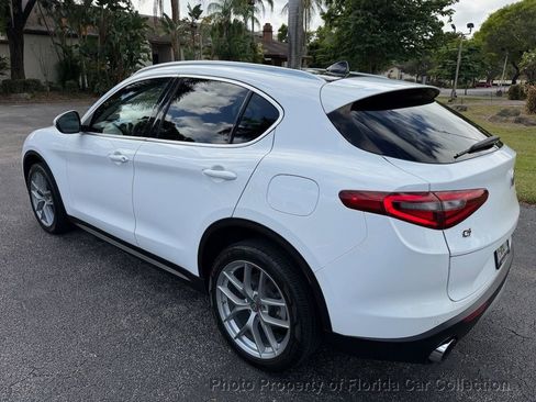 Used 2018 Alfa Romeo Stelvio Ti AWD/4WD image 3