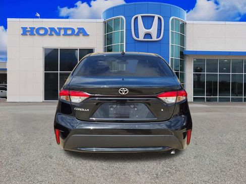 Used 2021 Toyota Corolla L image 3