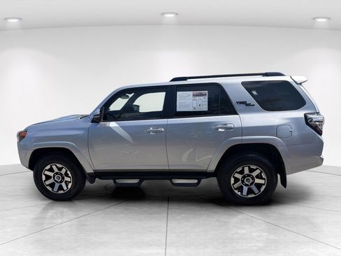 Used 2020 Toyota 4Runner TRD Off-Road Premium w/ Moonroof Package AWD/4WD image 7