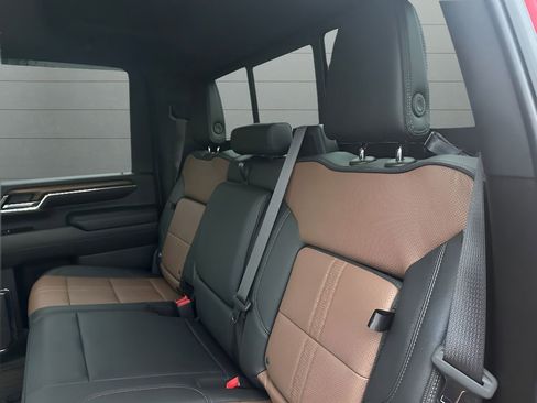 Used 2024 Chevrolet Silverado 2500 High Country w/ High Country Premium Package image 20