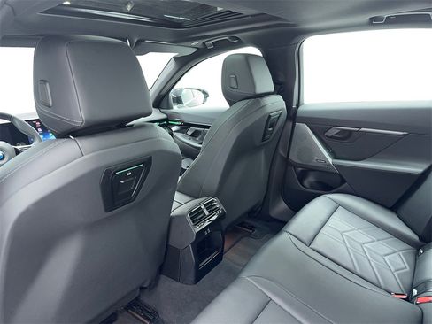 Used 2025 BMW 530i image 40