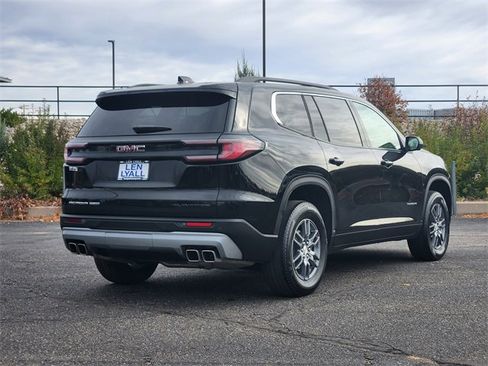 Used 2025 GMC Acadia Elevation image 3