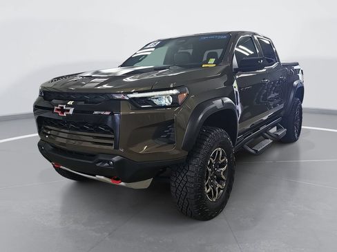 Certified 2025 Chevrolet Colorado ZR2 w/ Technology Package AWD/4WD image 9