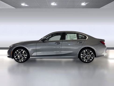 Used 2026 BMW 330i Sedan w/ Premium Package RWD image 2