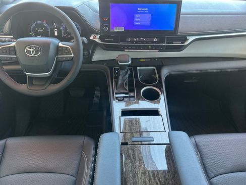 New 2026 Toyota Sienna Limited FWD image 16