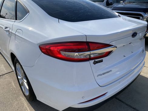Used 2019 Ford Fusion SE image 7