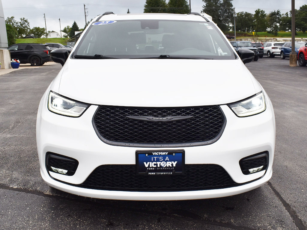 Used 2025 Chrysler Pacifica Limited FWD image 27