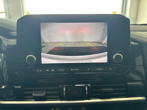 Used 2025 Nissan Pathfinder SV FWD image 13