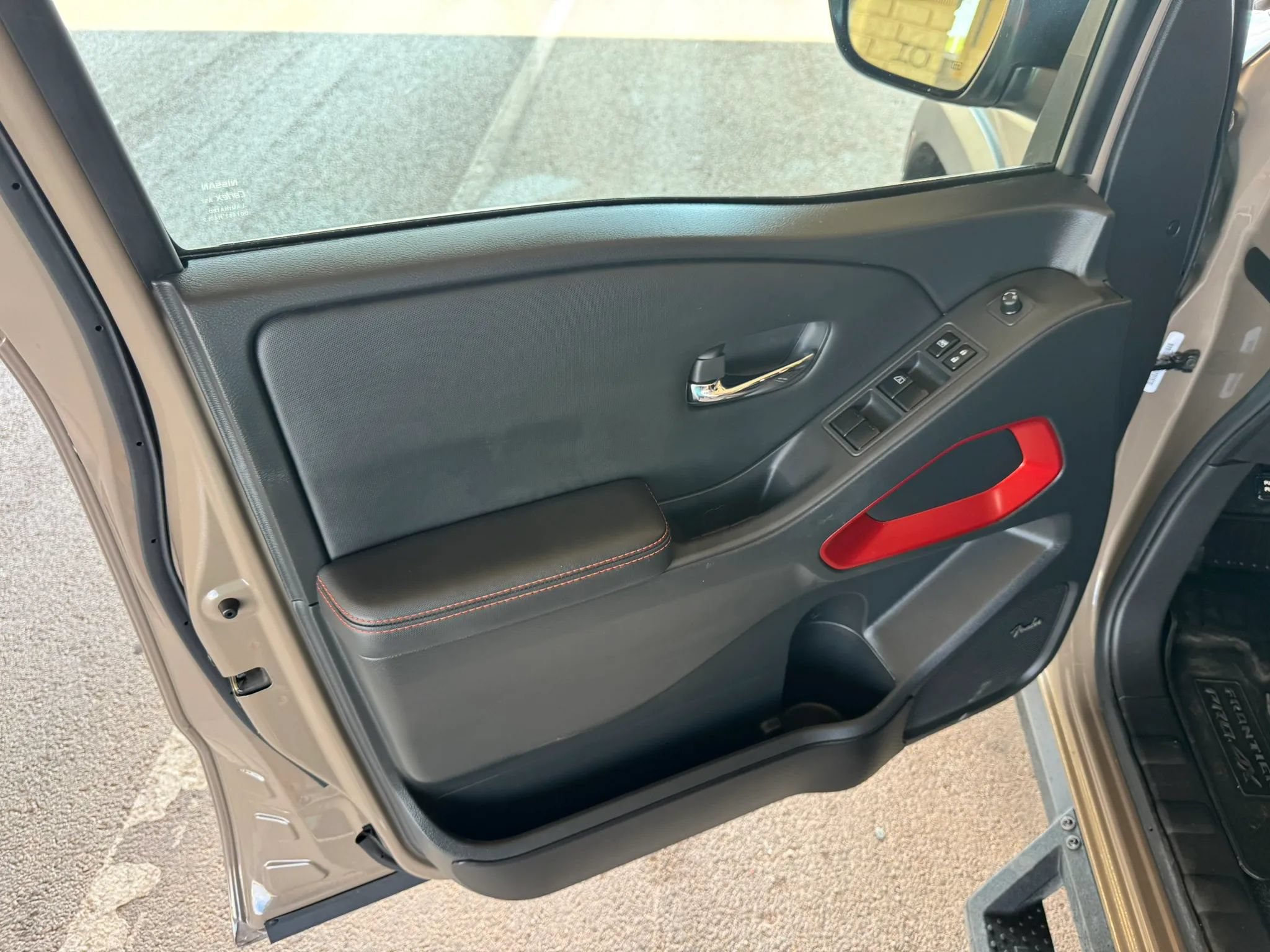 Used 2023 Nissan Frontier PRO-4X w/ Pro Convenience Package AWD/4WD image 9
