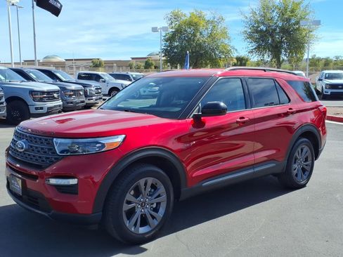 Certified 2023 Ford Explorer XLT w/ Equipment Group 202A AWD/4WD image 8
