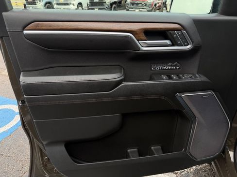 Used 2023 Chevrolet Silverado 1500 High Country w/ Technology Package AWD/4WD image 11