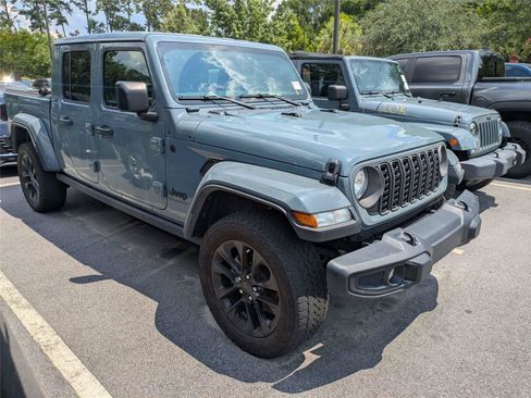 Used 2024 Jeep Gladiator Sport AWD/4WD image 5