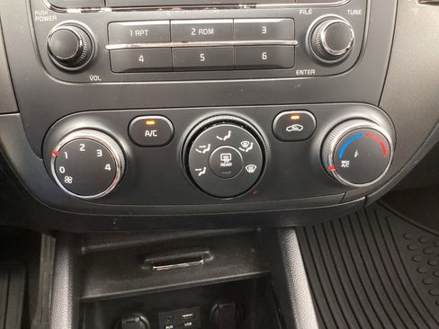 Used 2016 Kia Forte LX image 19