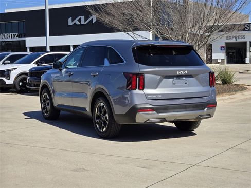 Certified 2024 Kia Sorento S image 3