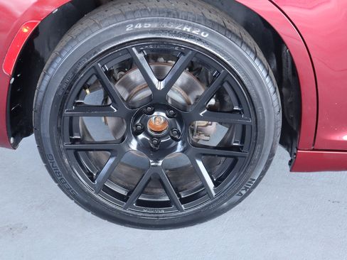 Used 2017 Chrysler 300 C w/ Light Group image 5