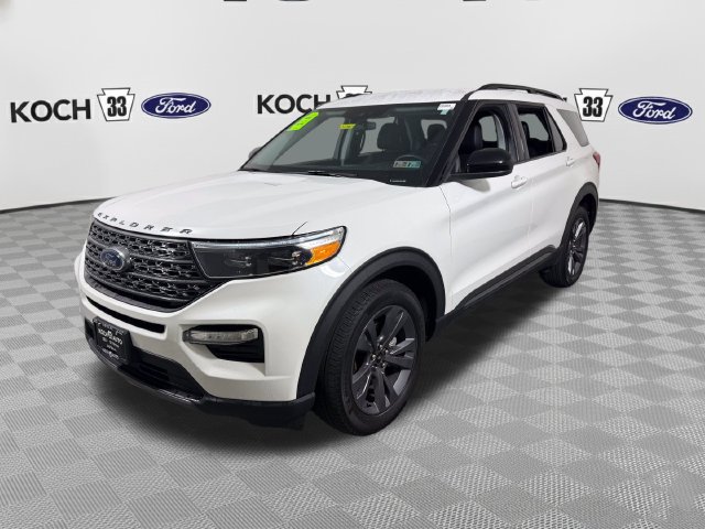 Used 2024 Ford Explorer XLT w/ Equipment Group 202A AWD/4WD image 3