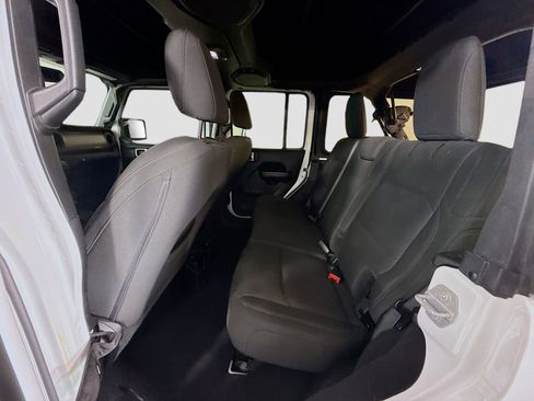 Used 2018 Jeep Wrangler Unlimited Sport S image 25