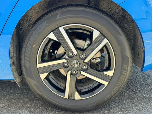 Used 2024 Nissan Sentra SV FWD image 32