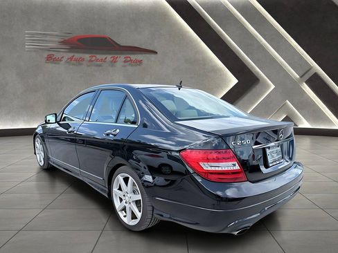 Used 2014 Mercedes-Benz C 250 Sedan w/ 18" AMG 7-Spoke Alloy Package image 4