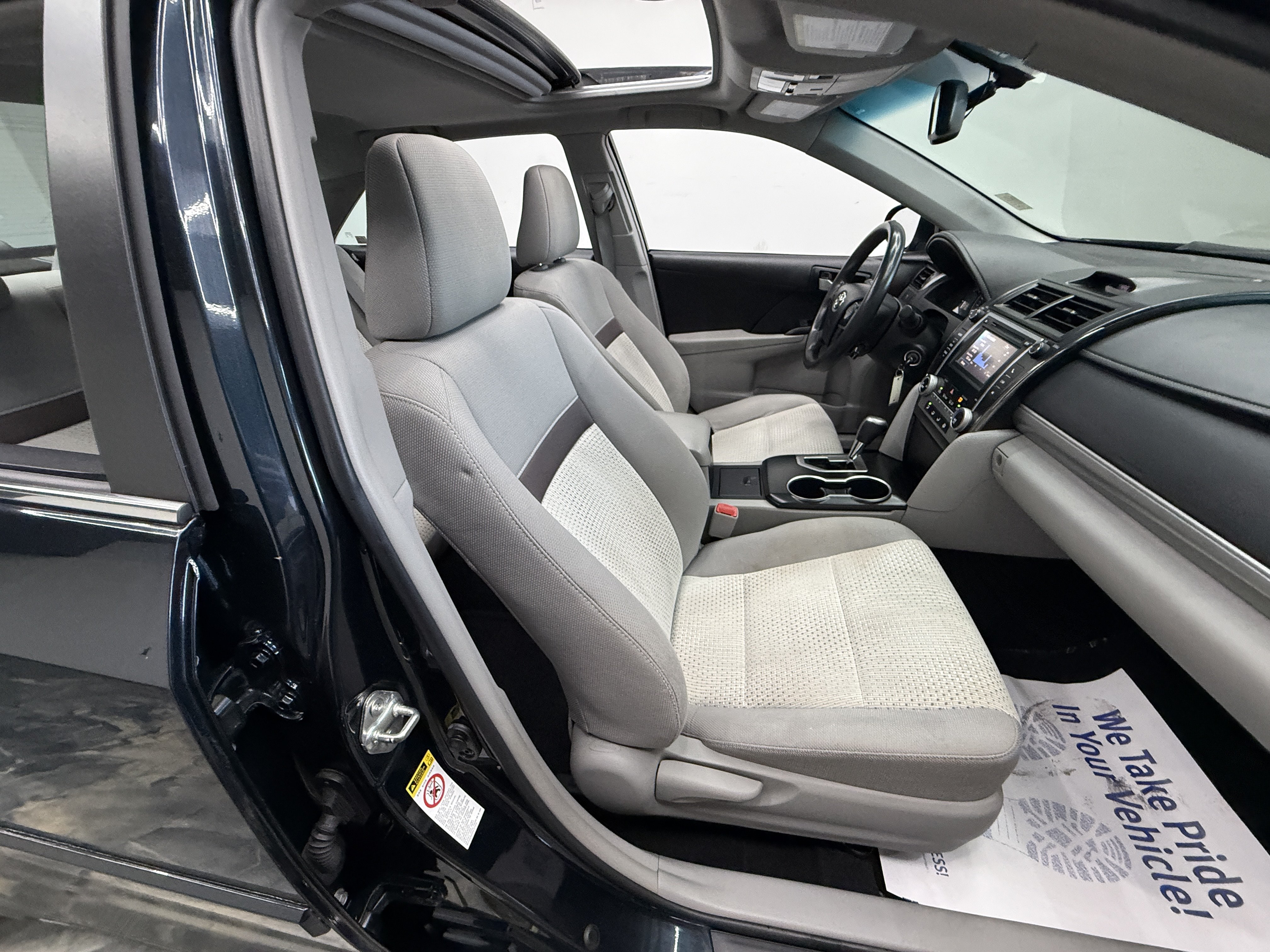 Used 2013 Toyota Camry LE FWD image 19