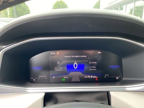 New 2025 Volkswagen Taos SE image 34