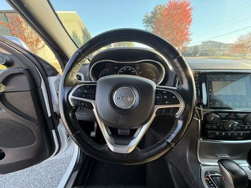 Used 2020 Jeep Grand Cherokee Limited image 19
