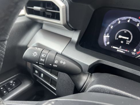 Used 2024 Toyota Tacoma TRD Off-Road image 29