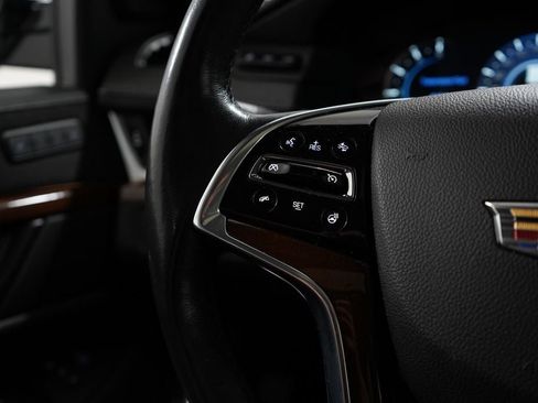 Used 2020 Cadillac Escalade Luxury AWD/4WD image 12