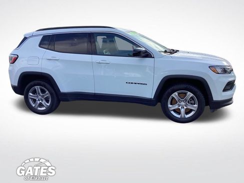 Used 2024 Jeep Compass Latitude AWD/4WD image 11