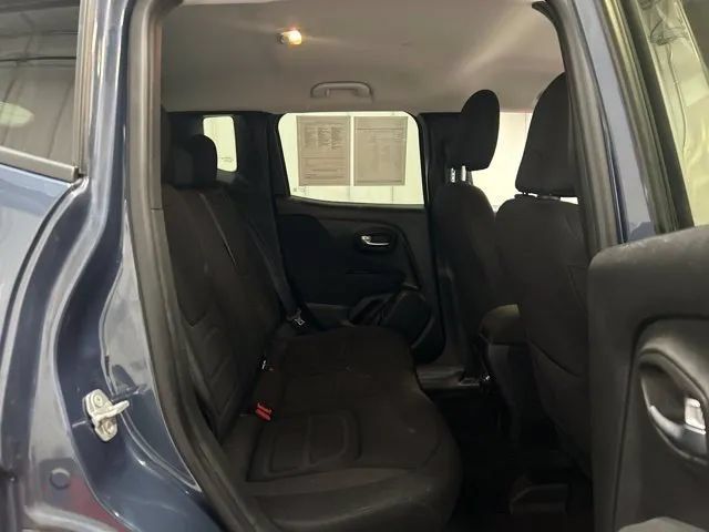 Used 2021 Jeep Renegade Latitude AWD/4WD image 19