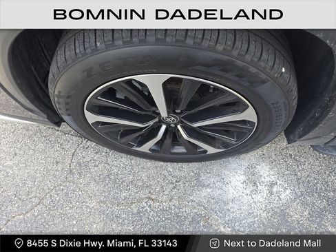 Used 2022 Toyota Highlander XSE image 9