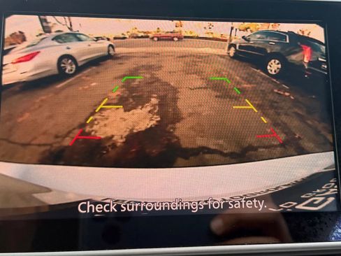 Used 2021 Nissan Versa SV image 26