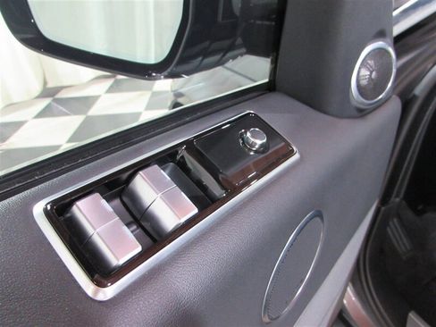 Used 2019 Land Rover Range Rover Sport HSE image 15