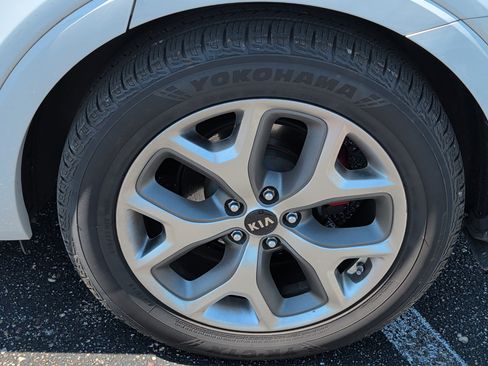 Used 2019 Kia Sorento SX w/ SX Touring Package AWD/4WD image 5