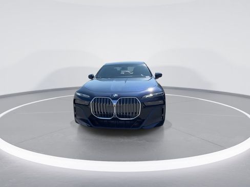 New 2026 BMW 760i xDrive w/ Executive Package image 3