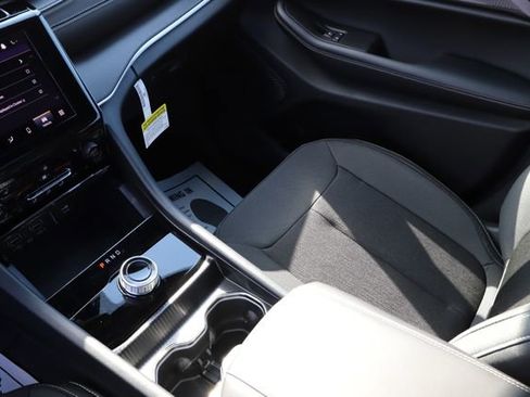 New 2026 Jeep Grand Cherokee Laredo AWD/4WD image 25