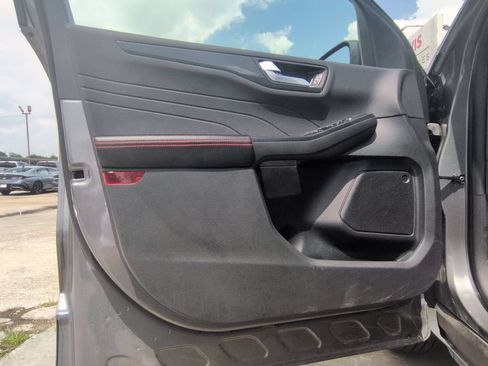 Used 2025 Ford Escape ST-Line AWD/4WD image 11