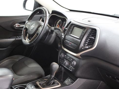 Used 2016 Jeep Cherokee Latitude image 25