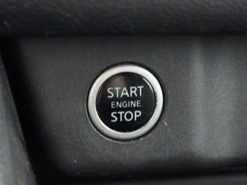 Used 2021 Nissan Rogue SV image 7