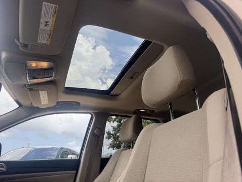 Used 2014 Jeep Grand Cherokee Laredo w/ Security & Convenience Group image 15