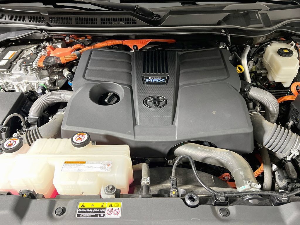 Certified 2023 Toyota Sequoia Platinum AWD/4WD image 27