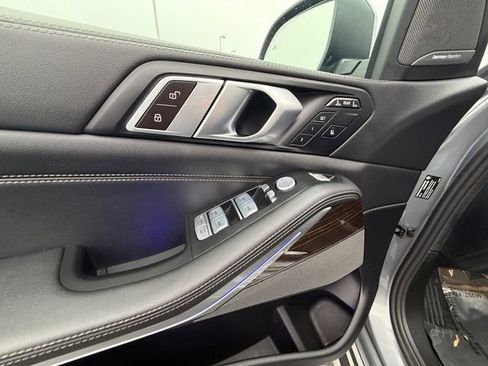 Used 2024 BMW X7 xDrive40i w/ Premium Package image 15